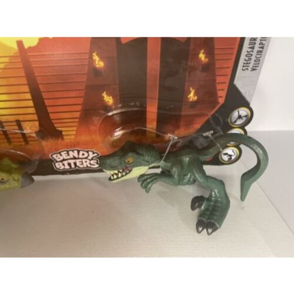 Jurassic World Bendy Biters Figures, Dinosaur 2-Pack, Stegosaurus, Velociraptor - Picture 10 of 12